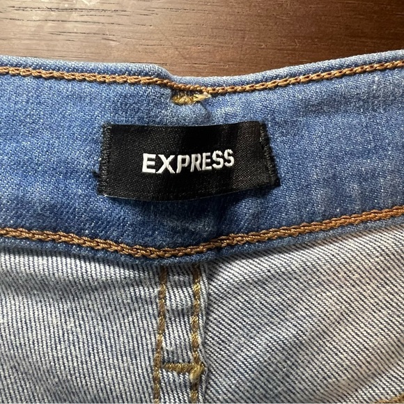 Express women’s Shortie High Rise Hyper Stretch shorts. Size 6. - Picture 2 of 7